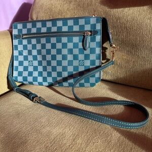 LV damier Couleurs Module cross body clutch